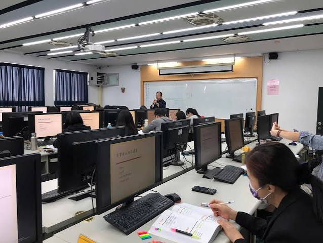 HỌC BỔNG INTENSE ĐẠI HỌC KHCN TRUNG TÍN