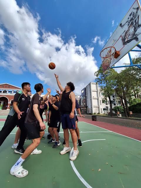 HỌC BỔNG INTENSE ĐẠI HỌC KHCN TRUNG TÍN